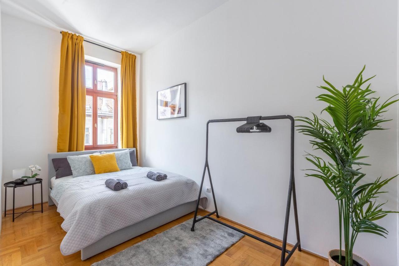 Downtown Cozy Home In The Gozsdu Garden Budapeste Exterior foto